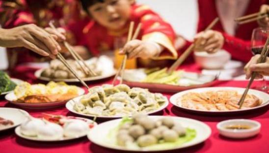 梦见吃喝是什么意思 梦见吃喝是什么预兆