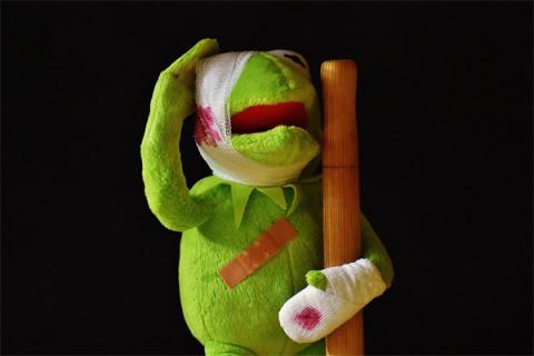 梦见自己被别人刺伤是怎么回事