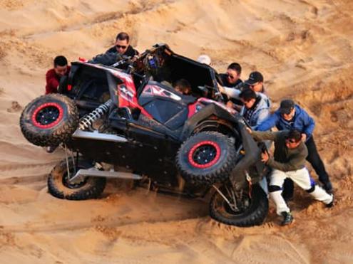 梦见车全翻（包括自己的车）是什么意思