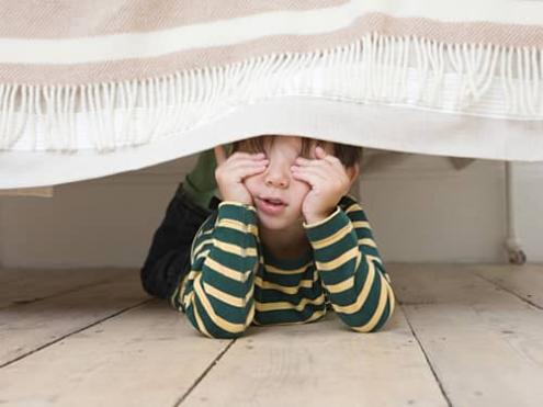 梦见被人追且被逮住是什么意思